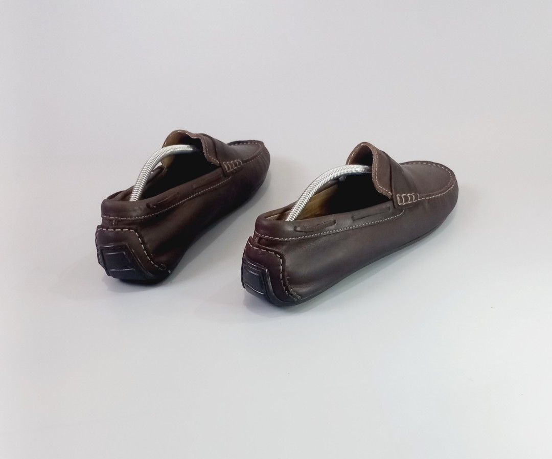 Hawkins Brown Leather Loafers (Category: Casual Shoes) located in Cebu City. Submitted by MrLiks_123 (Listing ID 1464162198, Image 3). Description: Hawkins classic DK brown genuine leather penny loafers featuring moc-toe stitching and a original mocassin sole 🔥 Size 10 us / 44 eur / 28 cm Used, well-Maintained Presentable perfect condition Cebu Location Dm🙇.