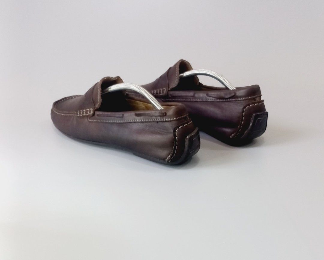 Hawkins Brown Leather Loafers (Category: Casual Shoes) located in Cebu City. Submitted by MrLiks_123 (Listing ID 1464162198, Image 2). Description: Hawkins classic DK brown genuine leather penny loafers featuring moc-toe stitching and a original mocassin sole 🔥 Size 10 us / 44 eur / 28 cm Used, well-Maintained Presentable perfect condition Cebu Location Dm🙇.