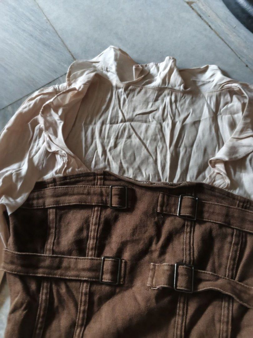 Brown Longsleeve Dress (Category: Dresses) located in Bacoor. Submitted by s4dee (Listing ID 1464324570, Image 2). Description: size: xs - small - with side zipper .
