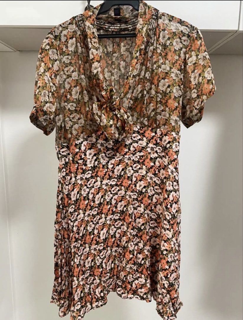 Bundle sale (Category: Dresses) located in Manila. Submitted by cheska.closet18 (Listing ID 1464152670, Image 1). Description: .