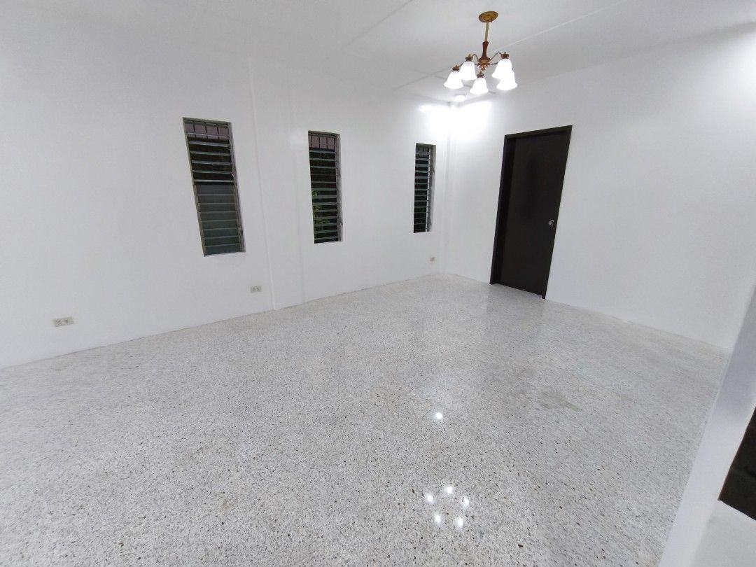 Bungalow Commercial Area FOR LEASE (Category: House & Lot) located in Quezon City. Submitted by joseph_b (Listing ID 1450645253, Image 3). Description: Commercial area in Fairview Bungalow with attic - 424 sq m lot area - 90.5 sq m floor area - 4 rooms with attic - 2 T & B - Wide backyard - 3-car garage *House is ready for occupancy.
