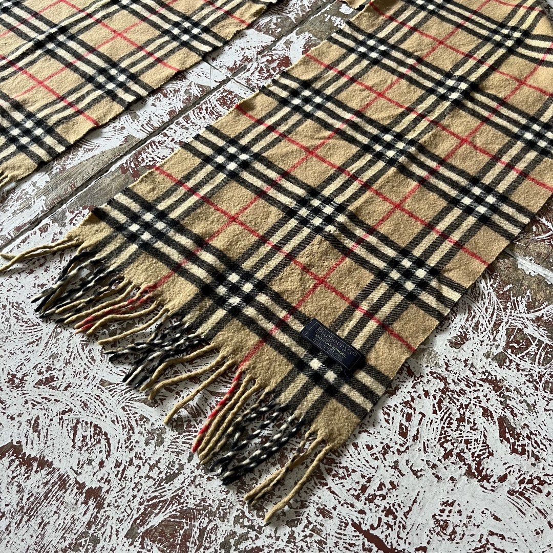 BURBERRY (Category: Scarves) located in Iloilo. Submitted by plugsta (Listing ID 1464202661, Image 3). Description: BURBERRY .