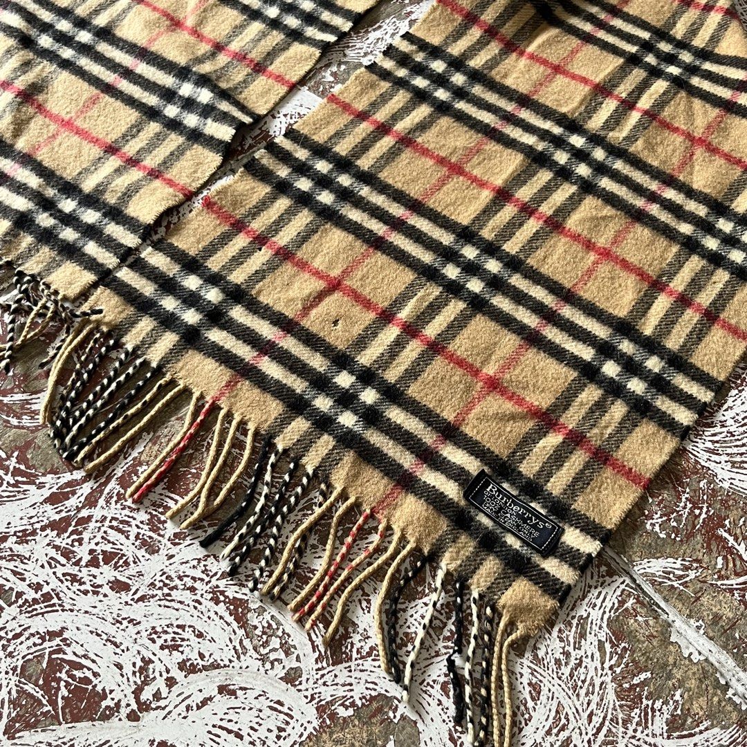 BURBERRY (Category: Scarves) located in Iloilo. Submitted by plugsta (Listing ID 1464203406, Image 3). Description: BURBERRY .