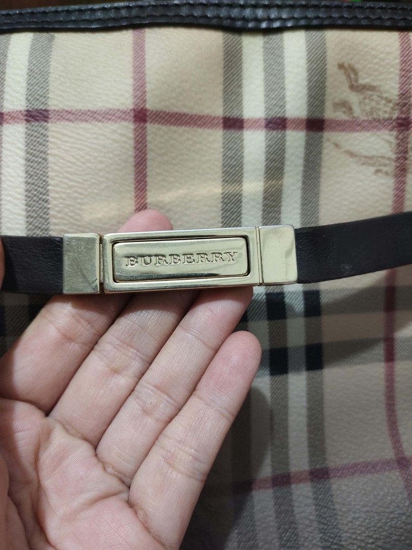 Burberry (Category: Luxury Bags & Wallets) located in Moalboal. Submitted by irishfox28 (Listing ID 1464250270, Image 3). Description: .
