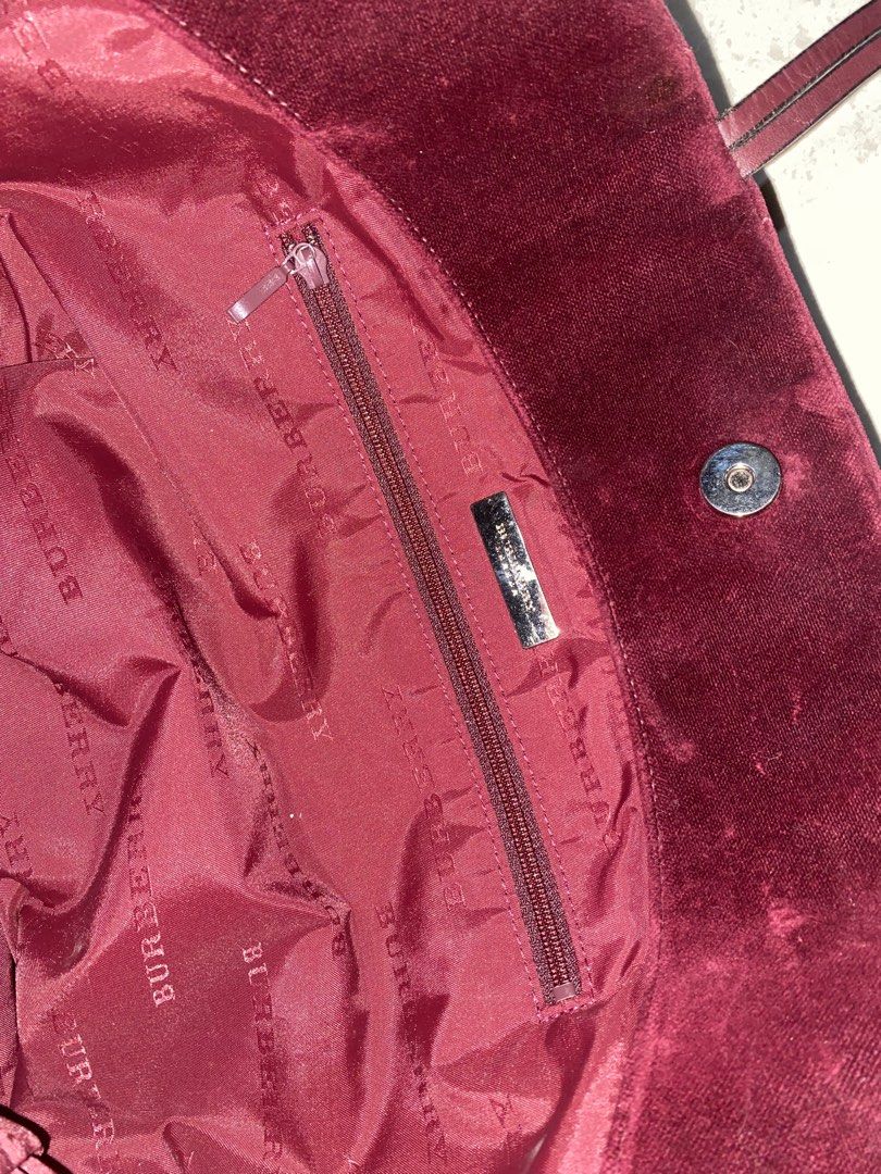 Burberry Nova Check Velvet Tote Bag (Category: Tote Bags) located in Taguig. Submitted by _lly.wyn (Listing ID 1464198683, Image 3). Description: - Classic Burberry tote bag - Iconic Nova Check pattern - Deep burgundy velvet trim - Interior zip pocket - Signature Burberry lining - Comes with dust bag - Ideal for everyday use or weekend getaways.