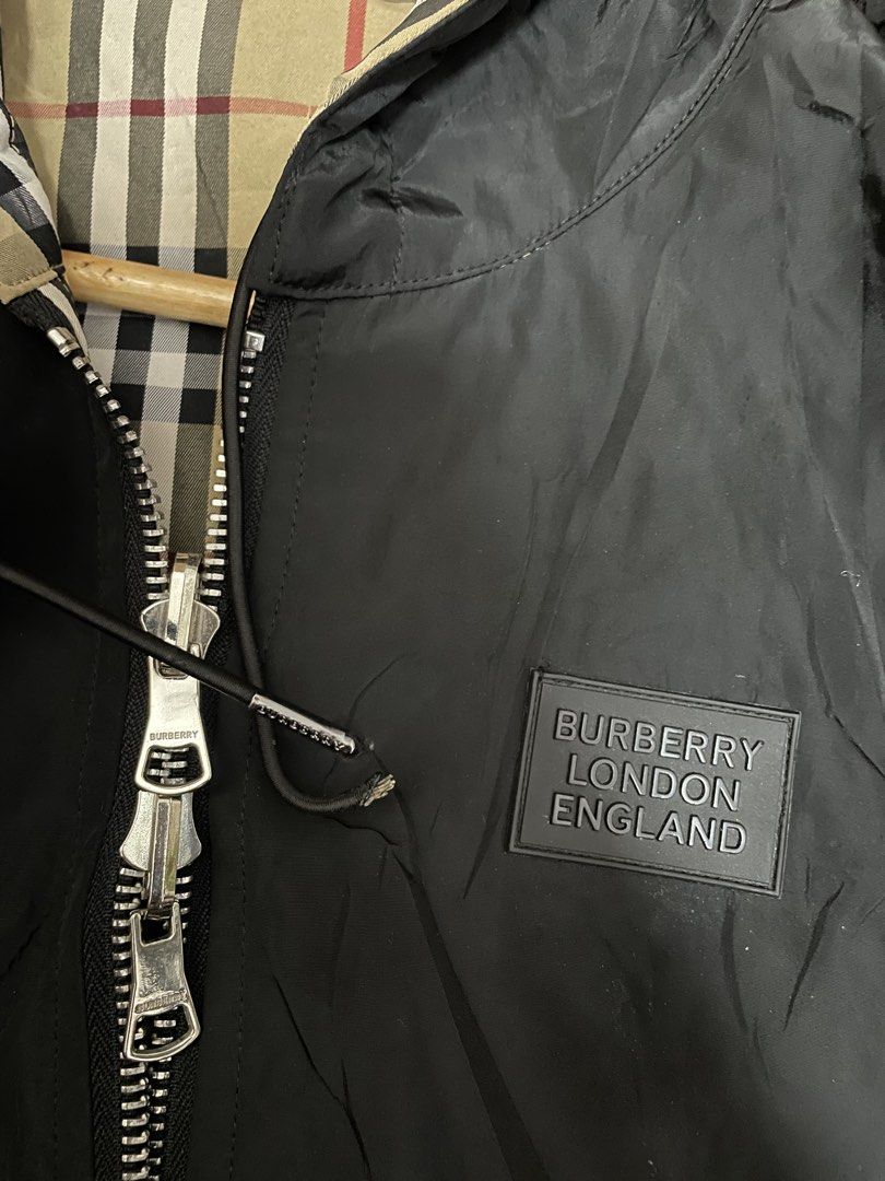 BURBERRY REVERSIBLE windbreaker (Category: Coats, Jackets and Outerwear) located in Muntinlupa City. Submitted by clarencemirones (Listing ID 1464330170, Image 3). Description: BURBERRY REVERSIBLE windbreaker 23 x 29 25.5sleeves ₱2k only dm me!.