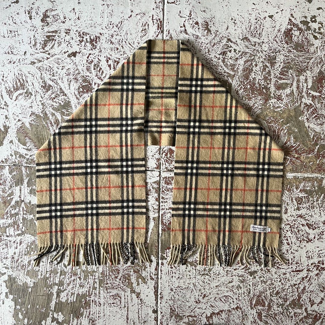 BURBERRY SCARF (Category: Scarves) located in Iloilo. Submitted by plugsta (Listing ID 1464202857, Image 1). Description: BURBERRY .