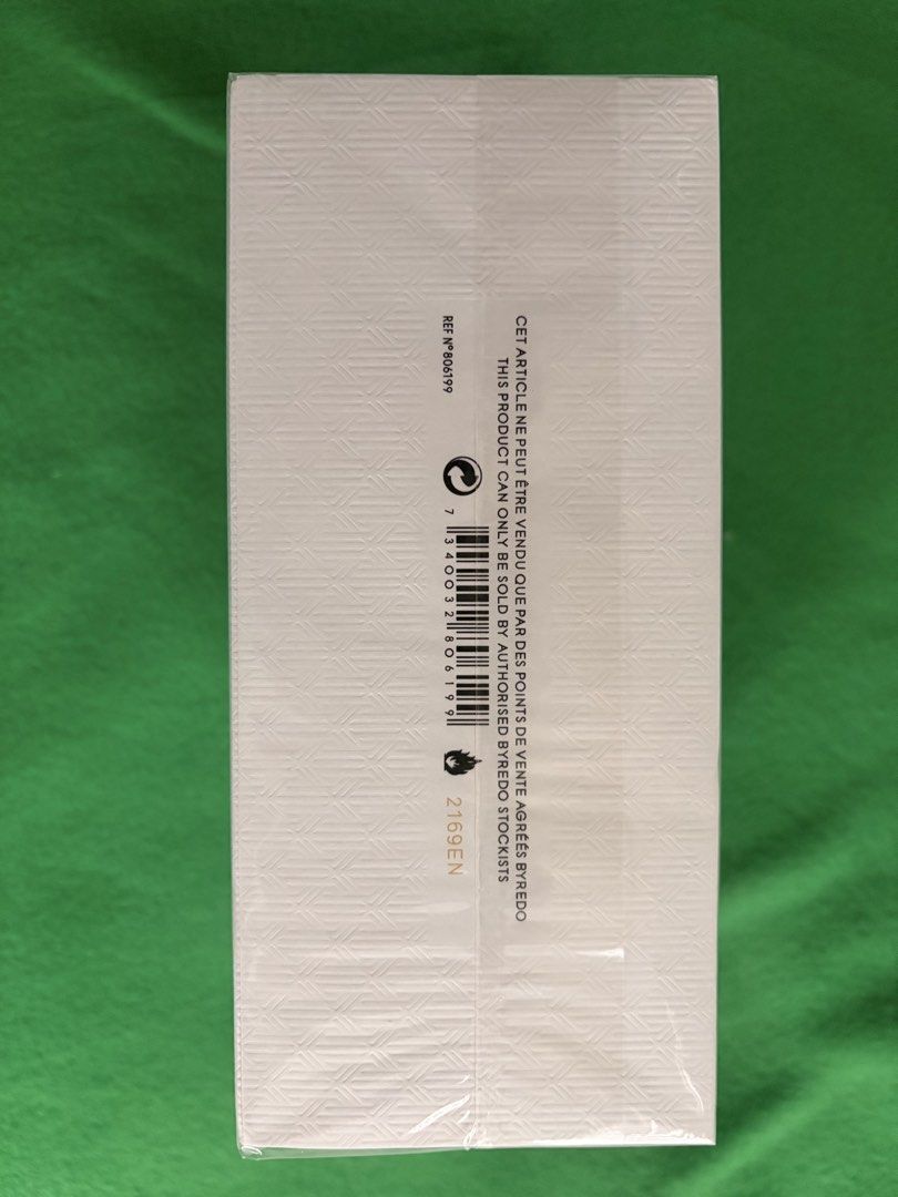 BYREDO Blanche Eau de Parfum BRANDNEW🤍 (Category: Fragrance & Deodorants) located in Manila. Submitted by lagunamanila (Listing ID 1464171916, Image 2). Description: BYREDO Blanche Eau de Parfum 🤍 Selling my Byredo Blanche Eau de Parfum 100ml / 3.3 oz. Clean, fresh, and elegant scent with a minimalist white packaging. Perfect for everyday wear and those who love a soft, fresh fragrance. 📌 Condition: [Brand New] 📌 Size: 100ml / 3.3 oz 📌 Authe