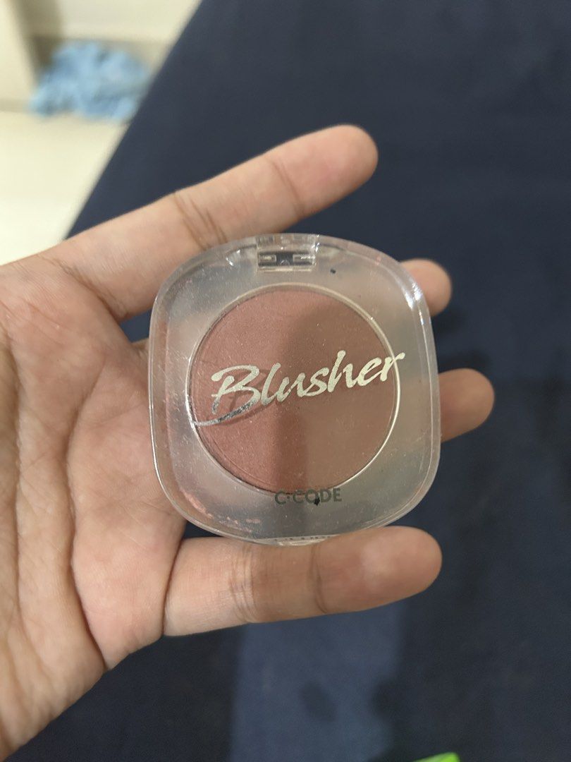 C code blusher (Category: Makeup) located in Kuantan. Submitted by zuraidahasbullah (Listing ID 1464224252, Image 1). Description: Code 1 raspberry riot.
