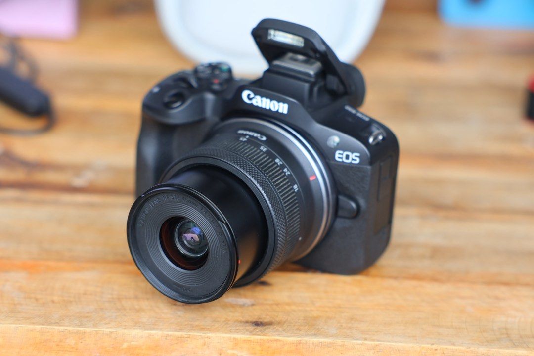 Canon EOS R50 Mirrorless Camera (Category: Cameras) located in Manila. Submitted by lenascamera (Listing ID 1464165211, Image 2). Description: NOTE: Sa dami po ng message na natatangap ko, naka hold napo ang Mga message hindi napo ako makapag reply pero na babasa ko kaya hanggat maari mag direct na kayo sa page ko sa facebook Lena’s camera para makareply ako agad salamat. Canon EOS R50 Mirrorless Camera Price: ₱34,500 Compact and lightweight mirr