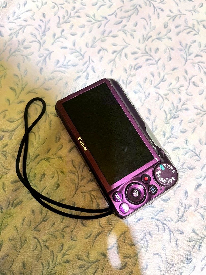 Canon Powershot sx220 HS (Category: Cameras) located in Alicia. Submitted by therlyy2 (Listing ID 1464156687, Image 2). Description: Inclusions: Card reader (type c) Strap Original battery and charger Issue: Mild vignette only (it doesn't affect the output) , can send proof Dm me for sample shots, SURE BUYER ONLY! NEGOTIABLE!!.