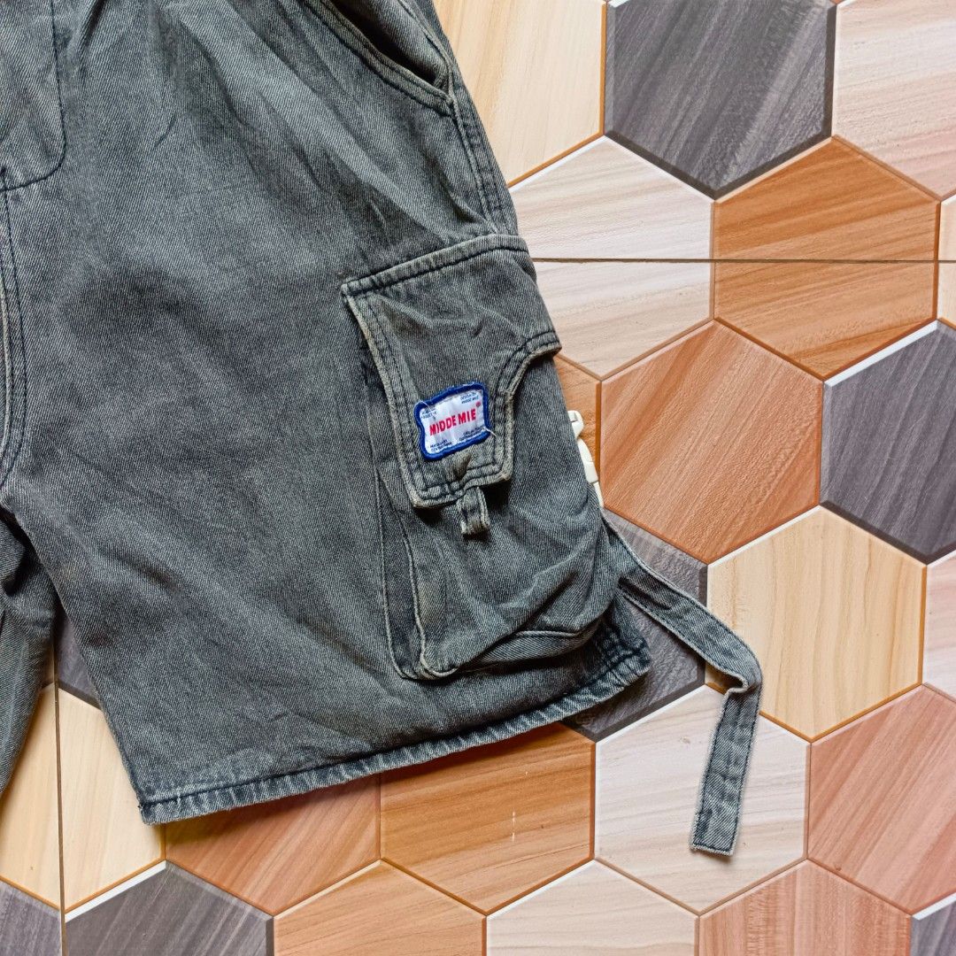 Cargo Pants Fashion (High Quality) (Category: Shorts) located in Maramag. Submitted by thrifty777 (Listing ID 1464331953, Image 3). Description: Cargo Pants Slightly Used Condition Location Maramag Bukidnon.