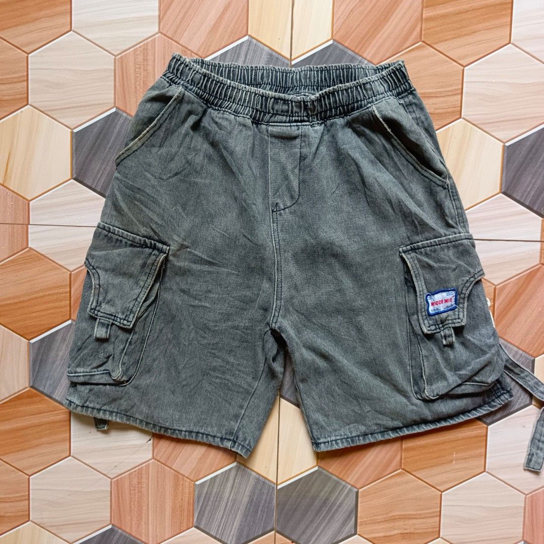 Cargo Pants Fashion (High Quality) (Category: Shorts) located in Maramag. Submitted by thrifty777 (Listing ID 1464331953, Image 2). Description: Cargo Pants Slightly Used Condition Location Maramag Bukidnon.