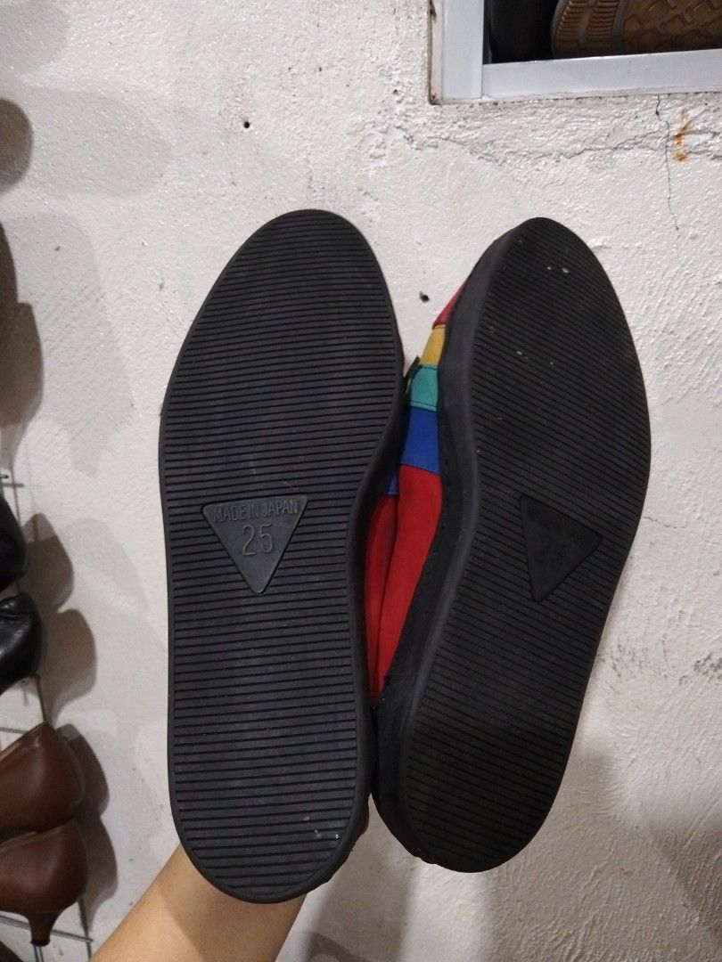 Castel Bajac Jean Charles (Category: Sneakers) located in El Salvador. Submitted by francheskaukayukay (Listing ID 1464234433, Image 3). Description: size US9 Women size US7 Men.