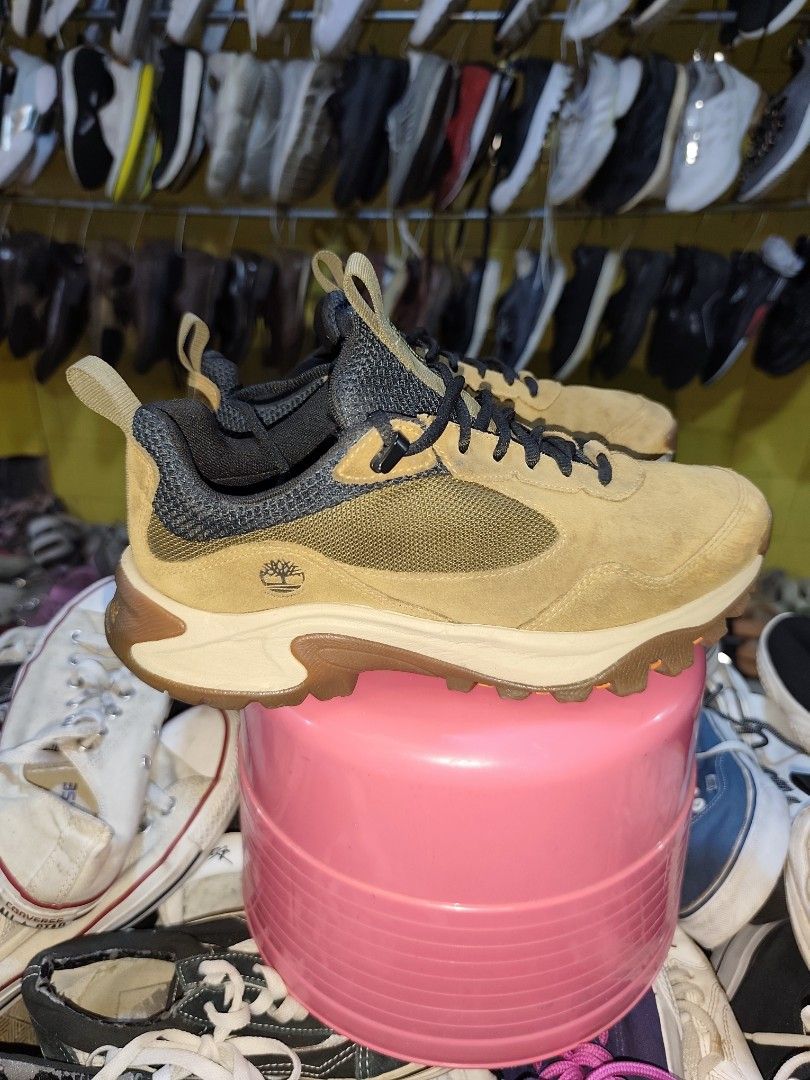 Caterpillar size US 7 / EUR 7 (Category: Sneakers) located in Davao. Submitted by zl_preloved_shop (Listing ID 1464174376, Image 2). Description: .