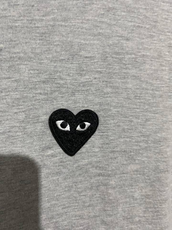 CDG play Gray Tshirt (Category: Shirts) located in Cavite. Submitted by s1nglest1tch.ph (Listing ID 1464270604, Image 2). Description: 19x26 Very good condition Issue cut wash tag 10/10 color rate.