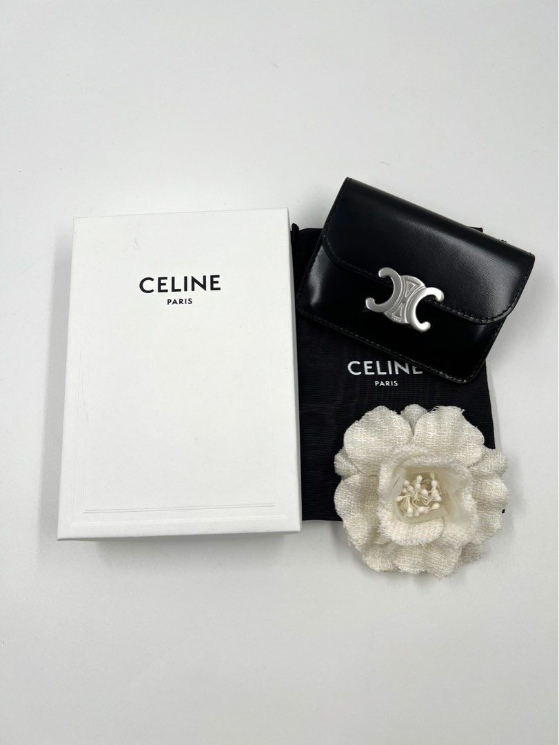 ⚜️Celine card holder (Category: Luxury Bags & Wallets) located in Makati City. Submitted by 90sangel (Listing ID 1464230240, Image 2). Description: .