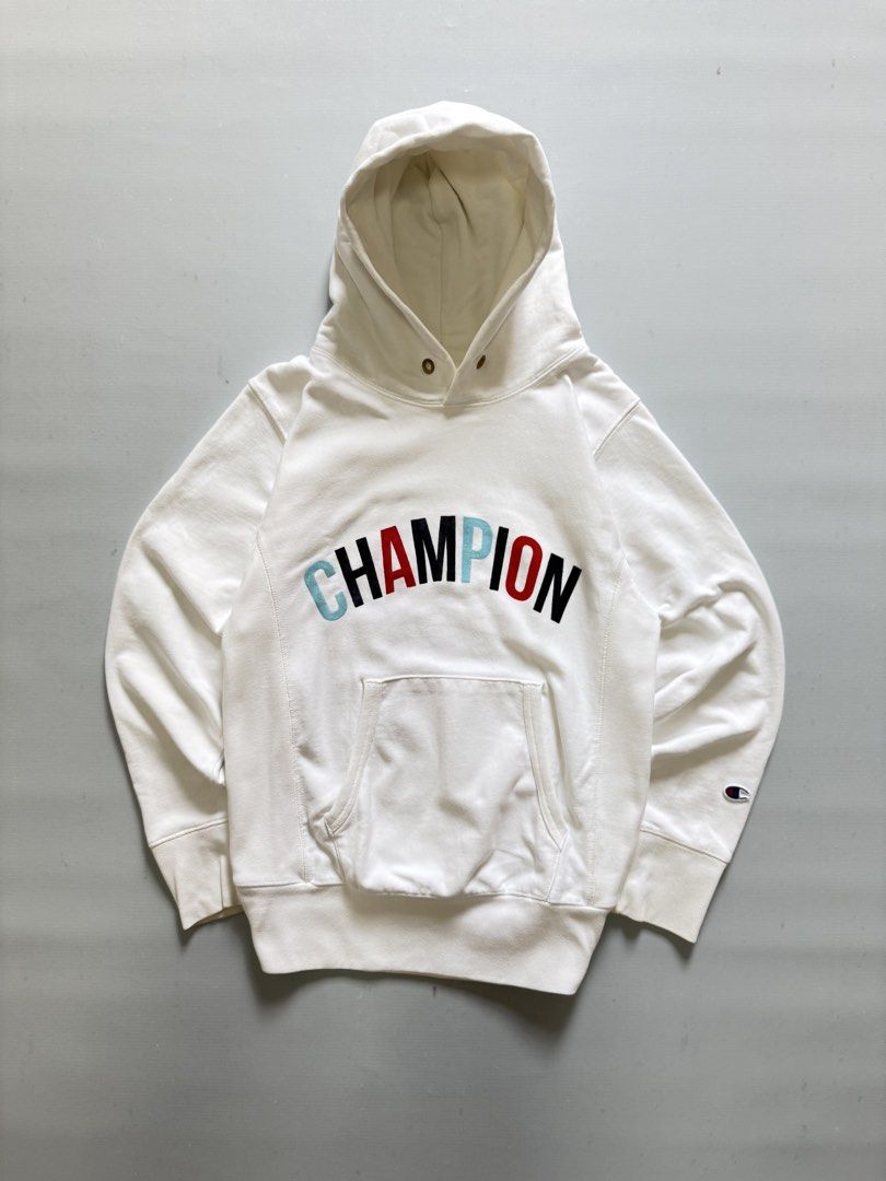 CHAMPION MULTI COLORED LOGO (Category: Coats, Jackets and Outerwear) located in Cavite. Submitted by chooseyouroutfit (Listing ID 1464305109, Image 2). Description: CHAMPION MULTI COLORED HOODIE HOODIE JACKET Puting puti Right ribbings Length - 25 Width - 19.5 Excellent condition Issue: No lace Check detailed picture .