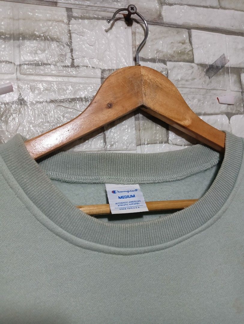 CHAMPION Pullover (Category: Coats, Jackets and Outerwear) located in Manila. Submitted by 322thriftshop (Listing ID 1464142156, Image 3). Description: CHAMPION Pullover • L'28 x W'23 • SIZE: XL •COLOR RATE: 9.5/10 •CONDITION: EXCELLENT •NEED WASH!.