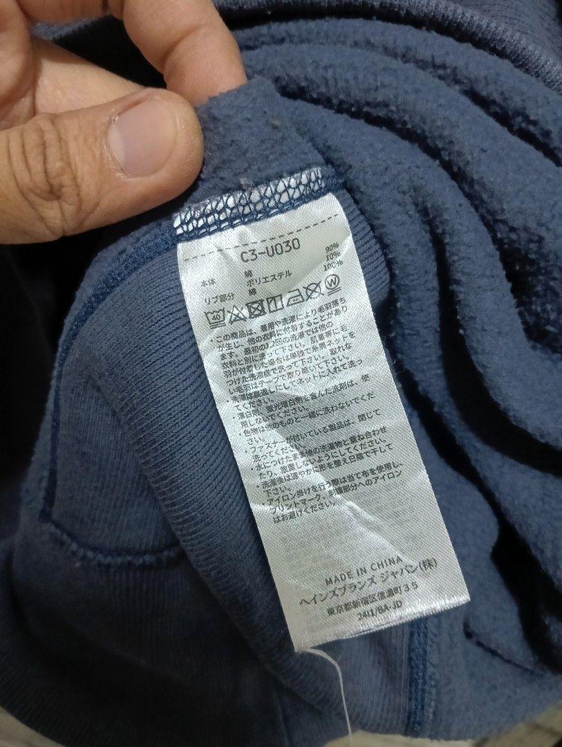 CHAMPION Pullover (Category: Coats, Jackets and Outerwear) located in Manila. Submitted by 322thriftshop (Listing ID 1464142910, Image 3). Description: CHAMPION • L'30 x W'24 • SIZE: XL - 2XL •COLOR RATE: 9.5/10 •CONDITION: EXCELLENT •NO ISSUE!.