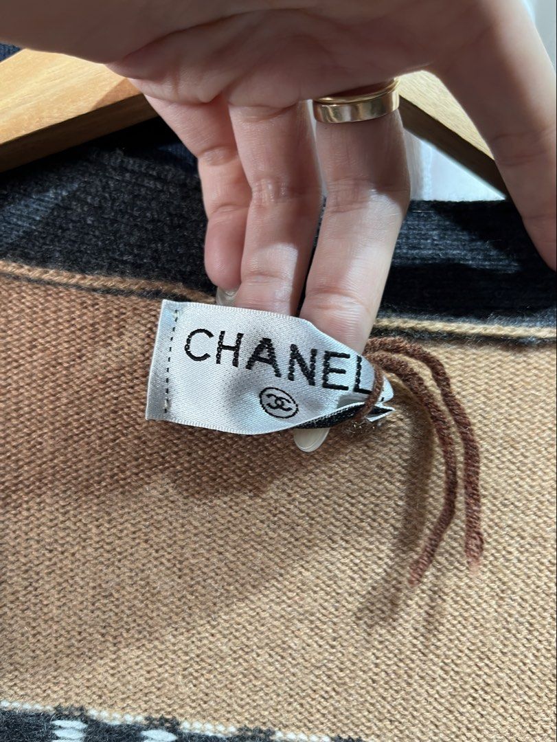 CHANEL (Category: Luxury Apparel) located in Iloilo. Submitted by dmclothing10 (Listing ID 1464327991, Image 3). Description: CHANEL CARDIGAN KNITTED WOMENS M-L 9/10 EXCELLENT GOOD CONDITION NO ISSUE OR FLAWS LOCATION:ILOILO .
