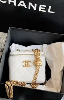 (Category: ) located in . Submitted by chicluxury (Listing ID 1464209628, Image 1). Description: .