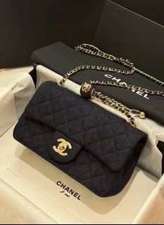 (Category: ) located in . Submitted by chicluxury (Listing ID 1464209135, Image 1). Description: .