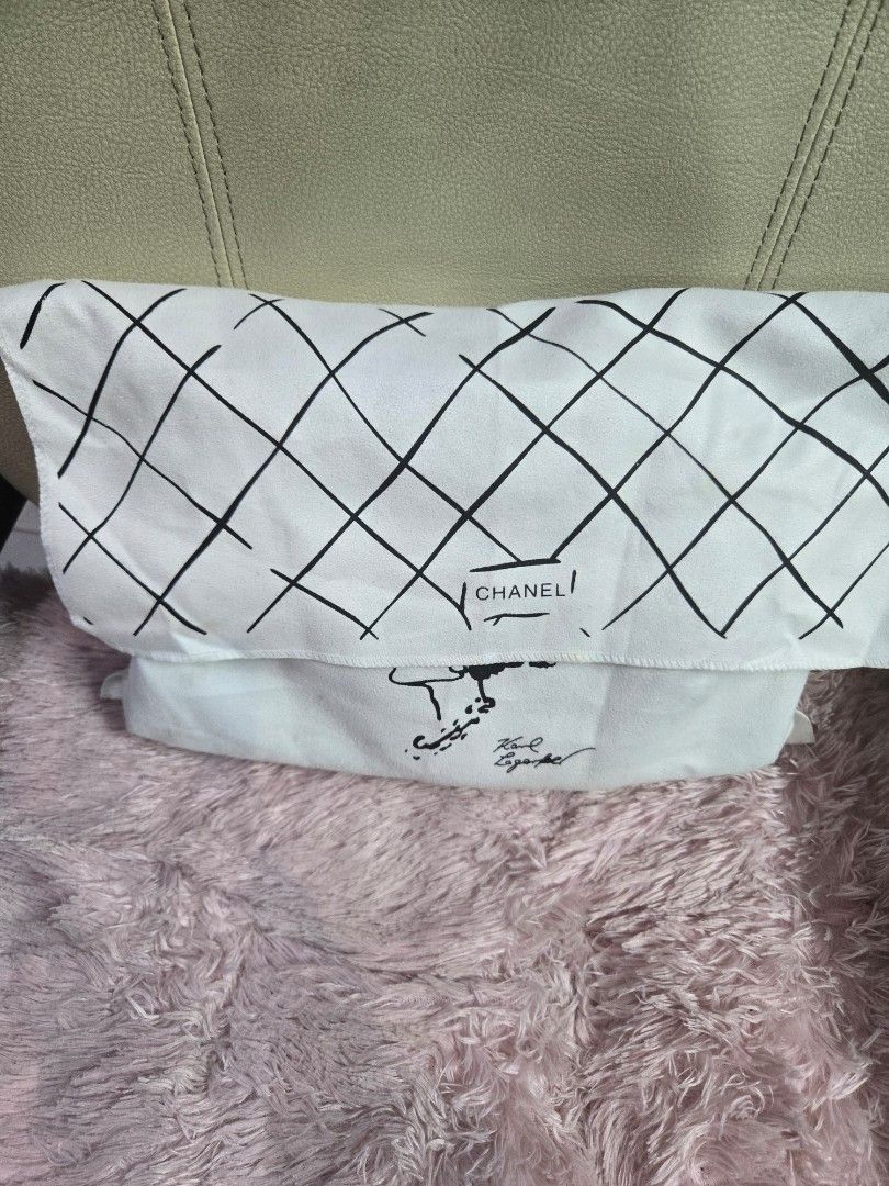 Chanel bag (Category: Luxury Bags & Wallets) located in Quezon City. Submitted by bags4ever (Listing ID 1464151363, Image 2). Description: intact holo with card with dustbag.