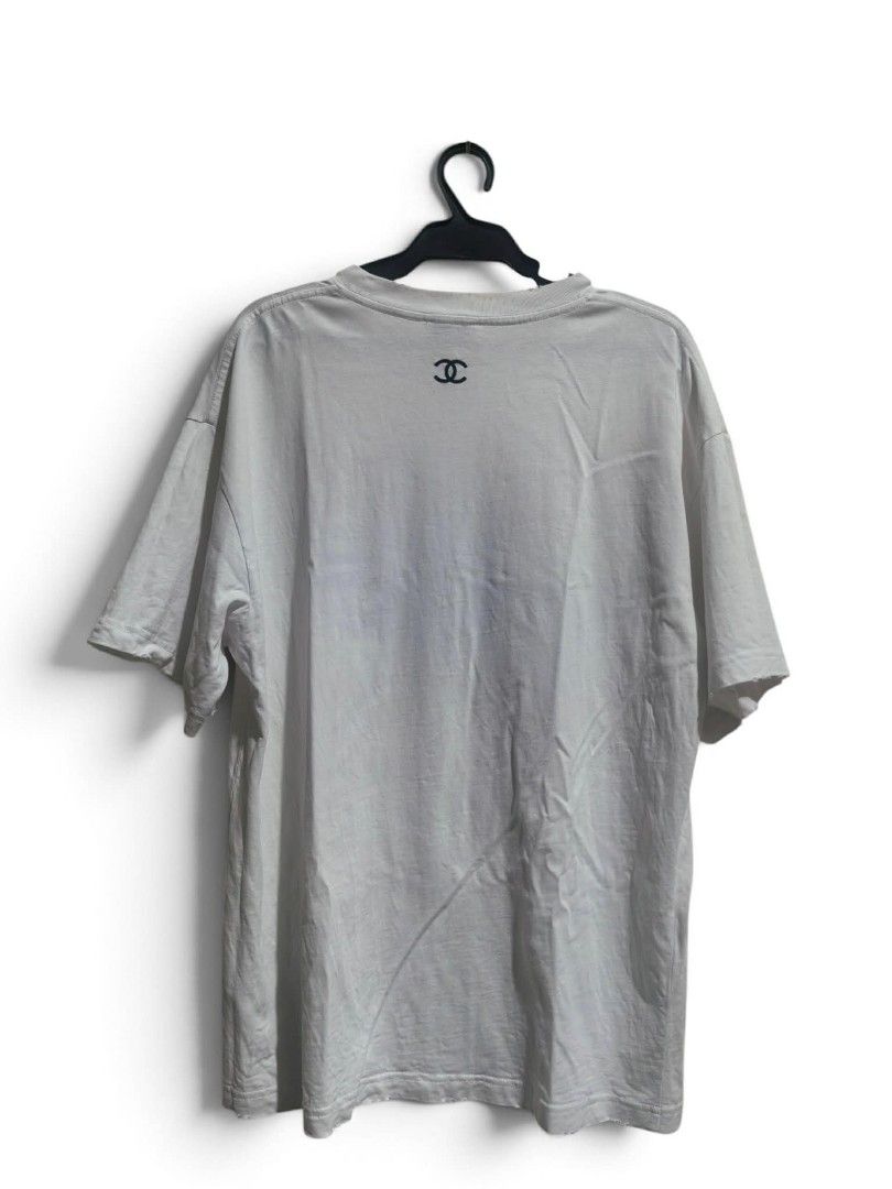 Chanel distress design shirt (Category: Tshirts & Polo Shirts ) located in Daet. Submitted by thriftnidiegz (Listing ID 1464271942, Image 2). Description: excellent condition no stain no issue no crack print L-27.5 W-22.