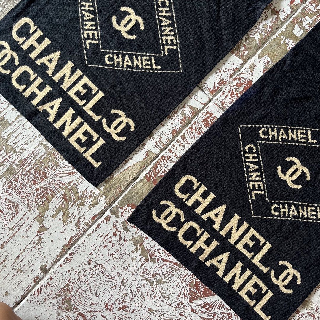 CHANEL SCARF (Category: Scarves) located in Iloilo. Submitted by plugsta (Listing ID 1464200642, Image 2). Description: CHANEL.
