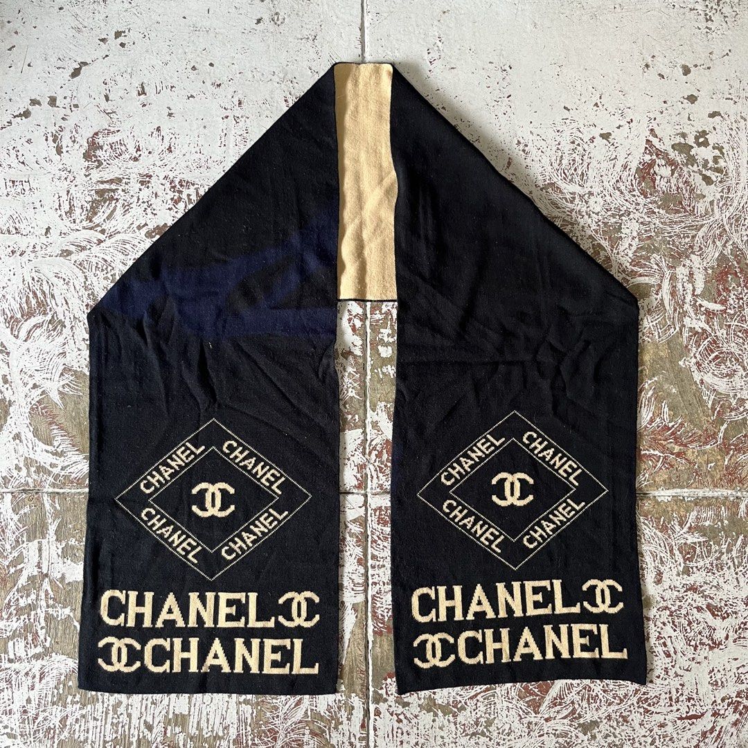CHANEL SCARF (Category: Scarves) located in Iloilo. Submitted by plugsta (Listing ID 1464200642, Image 1). Description: CHANEL.