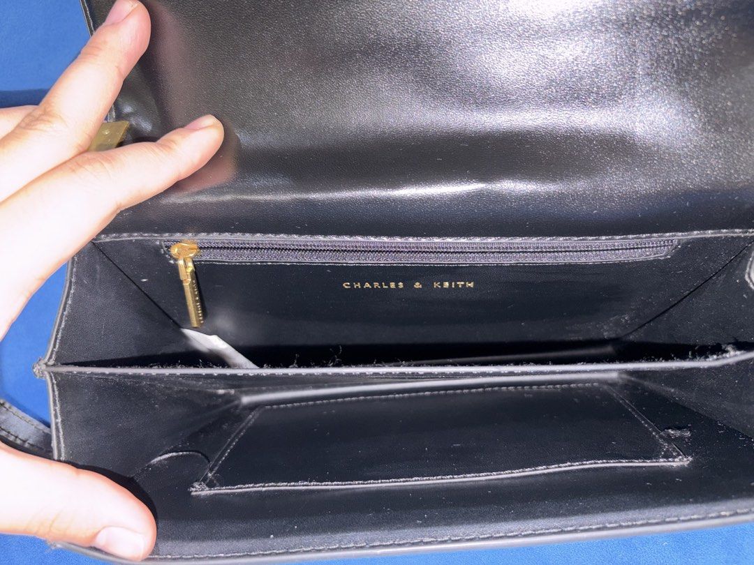 Charles & keith charlot bag (Category: Cross-body Bags) located in Naga. Submitted by grand_trehh (Listing ID 1464175968, Image 3). Description: no issue .