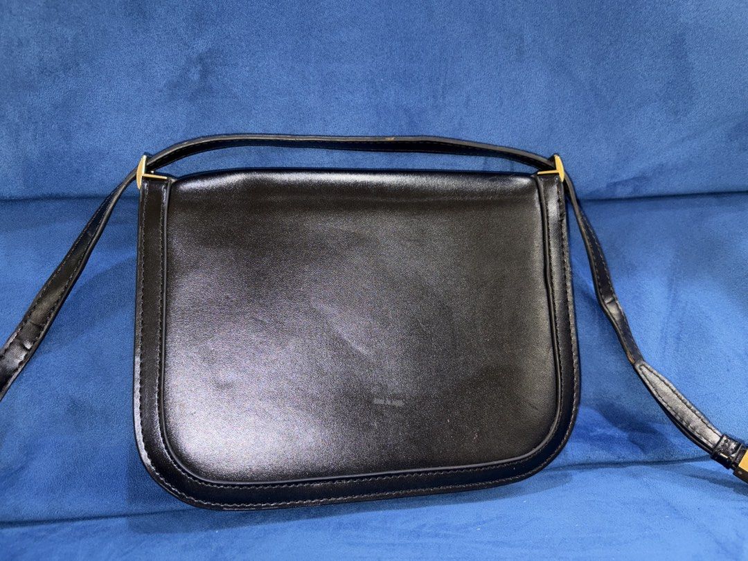 Charles & keith charlot bag (Category: Cross-body Bags) located in Naga. Submitted by grand_trehh (Listing ID 1464175968, Image 2). Description: no issue .