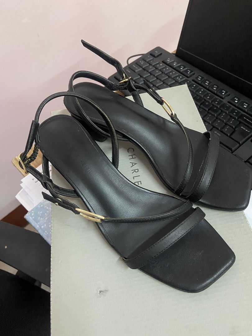 Charles & Keith Open Toe Sling back Sandals (Category: Sandals) located in Manila. Submitted by prelovedbydani_913 (Listing ID 1464194349, Image 1). Description: Lightly used though matagal na sakin to, nalalaglag yung strap nya sa likod pag suot. Idk kung sakin lang or issue talaga ng C&K yun. Size 35 Color black Comes with the original box .