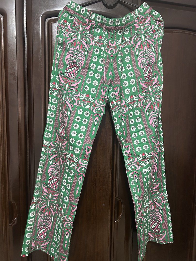 Charter Club summer pants (Category: Jeans) located in Virac. Submitted by mielsspreloved (Listing ID 1464185349, Image 1). Description: Size XS on tag stretchable waistband used once can wear as pajama or summer pants .