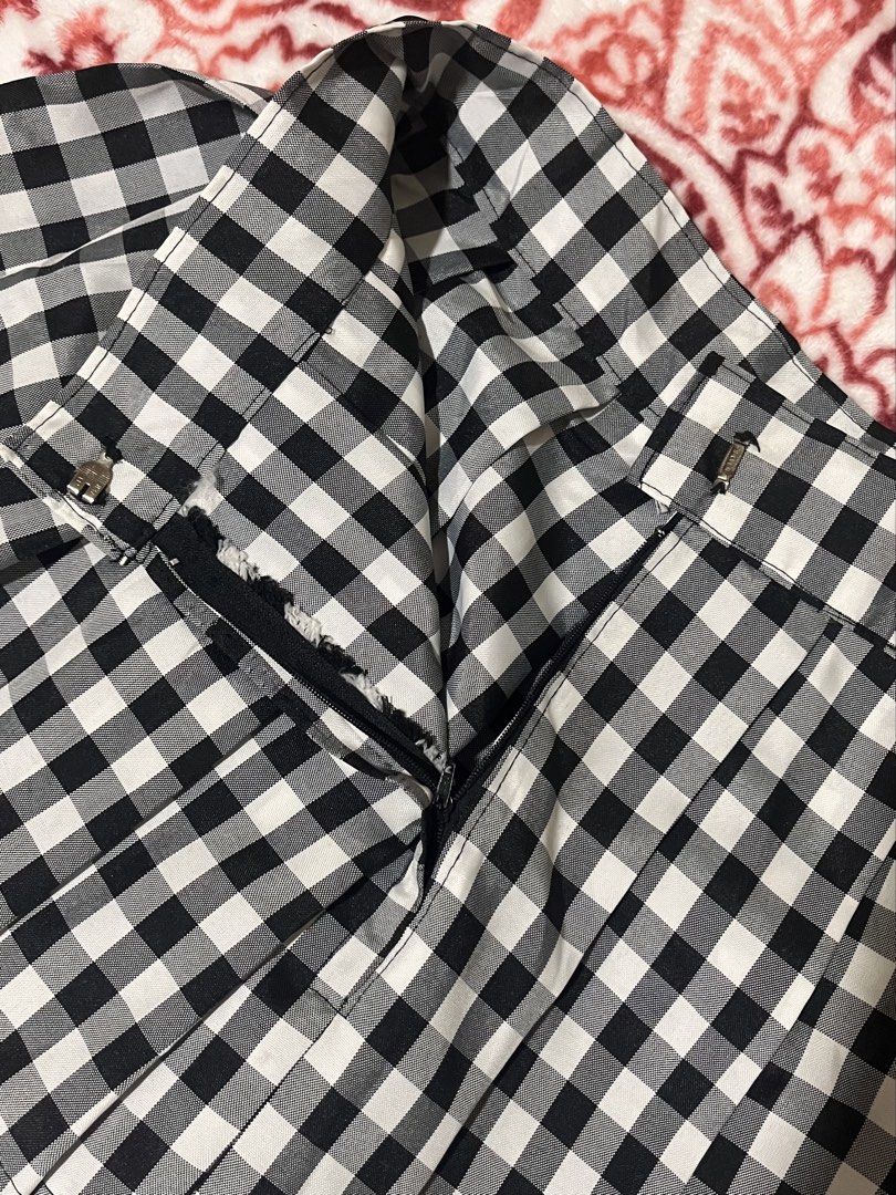 checkered mini skirt (Category: Skirts) located in Antipolo. Submitted by ally.sells (Listing ID 1464277344, Image 3). Description: -Lightly used! RFS: tambak mop: gcash (sf should be shouldered by the buyer ❤️) ~dm for inquiries! .