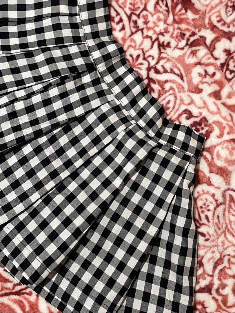 checkered mini skirt (Category: Skirts) located in Antipolo. Submitted by ally.sells (Listing ID 1464277344, Image 1). Description: -Lightly used! RFS: tambak mop: gcash (sf should be shouldered by the buyer ❤️) ~dm for inquiries! .