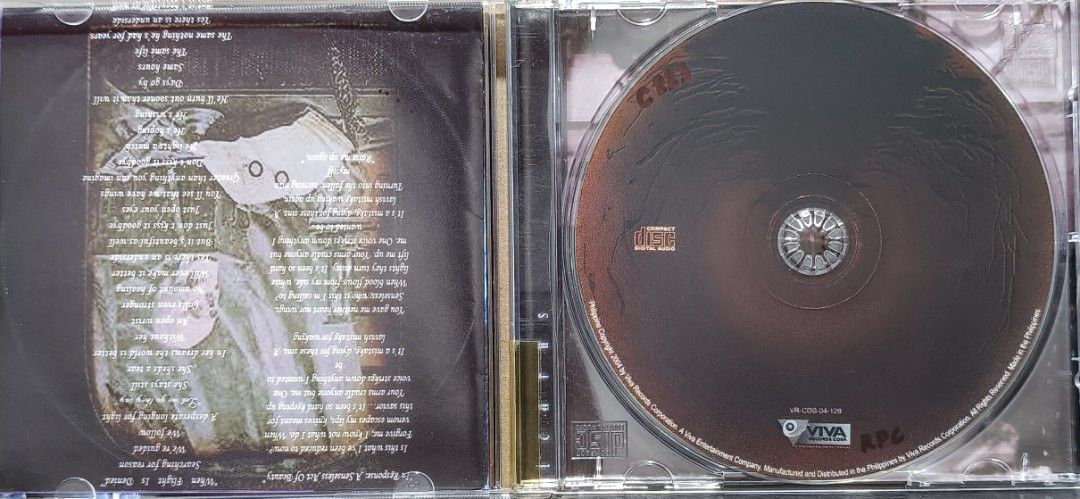 Chicosca Icarus CD (Category: CDs & DVDs) located in Manila. Submitted by ruelcabrer77078 (Listing ID 1464328940, Image 2). Description: - Artist: Chicosca - Album: Icarus - Release Year: 2004 - Record Label: Viva Records - Notable Tracks: 'When flight is denied', 'The strange case of the velvet murders' - Condition: CD in original jewel case - Ideal for: Music collectors.