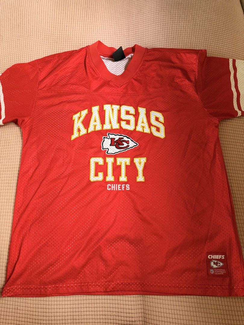 Chiefs Red Jersey shirt (Category: Activewear) located in Daraga. Submitted by littlemissdeclutter.wtme (Listing ID 1464202753, Image 1). Description: - used twice only - minimal stain on the last slide - chiefs kansas city national football league - bought this on cotton on - can fit up to M .