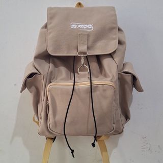 (Kategori: ) berada di . Dikirim oleh devany_preloved (ID iklan 1464202025, Gambar 1). Deskripsi: .