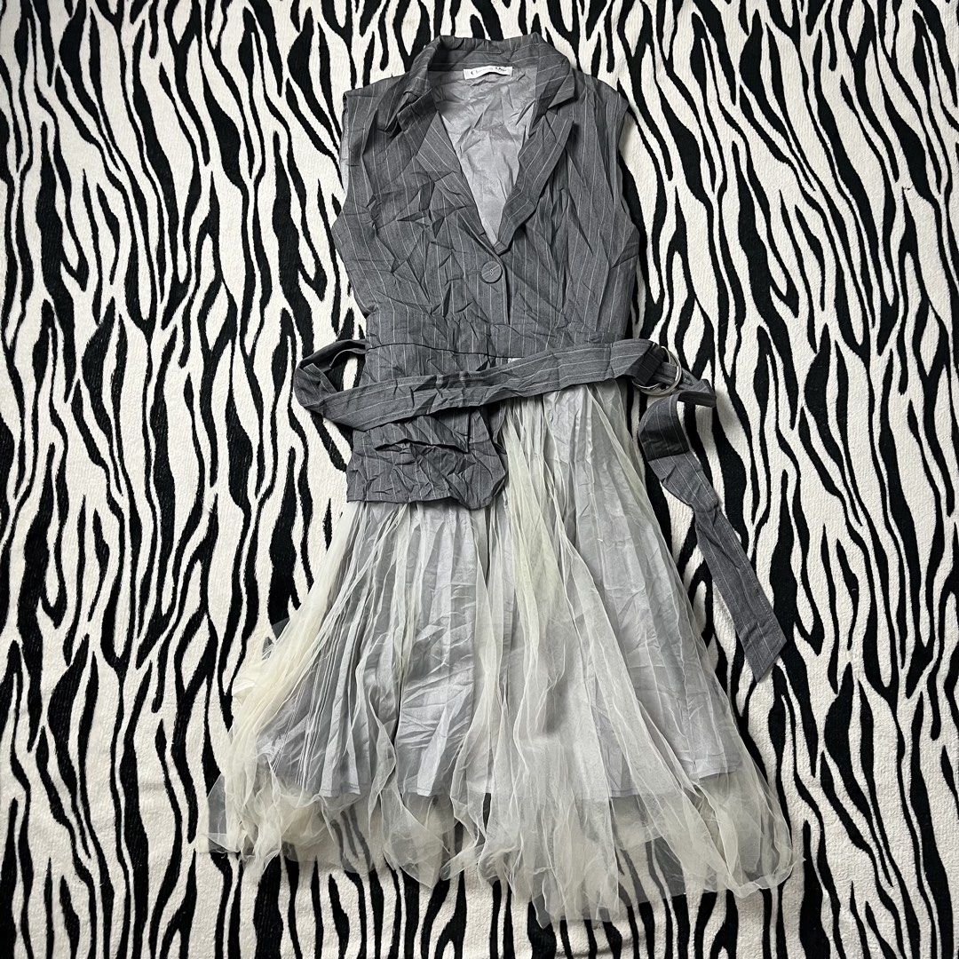 Christian dior dress (Category: Luxury Apparel) located in Manila. Submitted by royaldripmanila (Listing ID 1464277574, Image 1). Description: No issue W16.5 L34.
