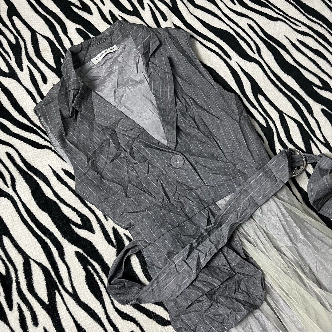 Christian dior dress (Category: Luxury Apparel) located in Manila. Submitted by royaldripmanila (Listing ID 1464277574, Image 2). Description: No issue W16.5 L34.