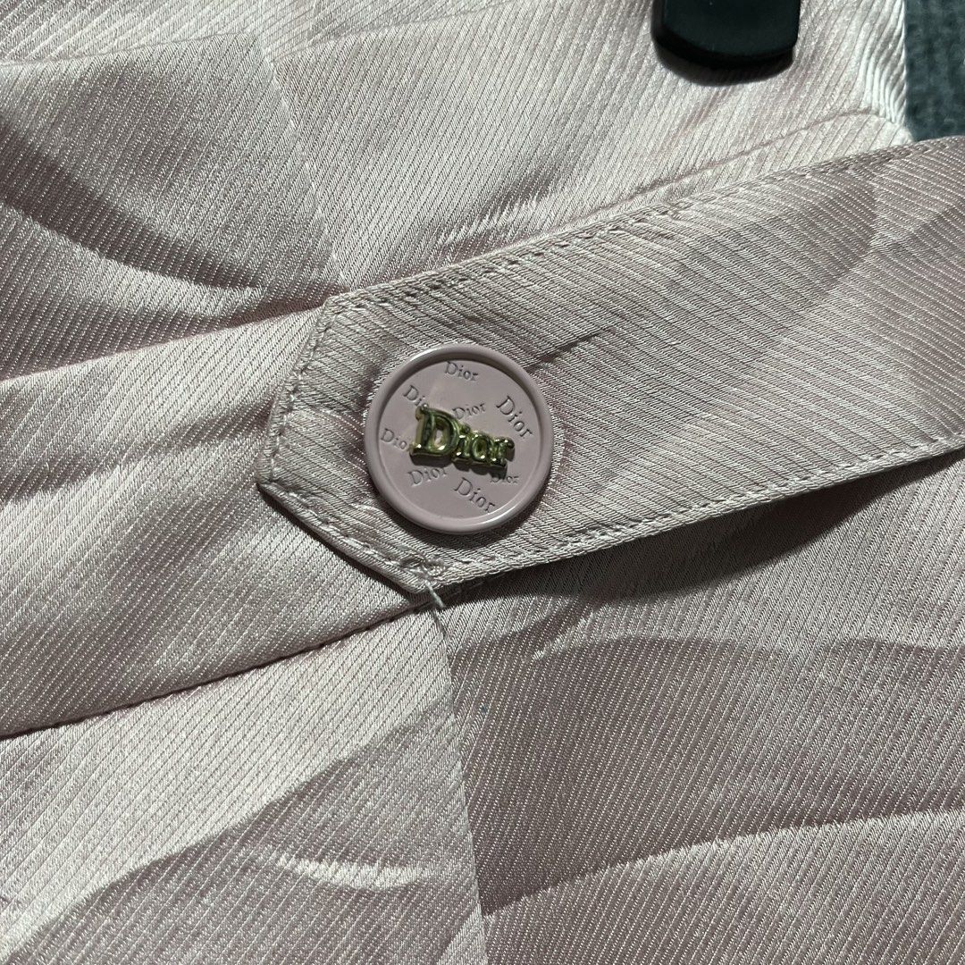 Christian Dior High waisted short (Category: Shorts) located in Kadingilan. Submitted by tejaresnick (Listing ID 1464350113, Image 2). Description: Excellent condition No issue Color rate Color rate 9.8/10.