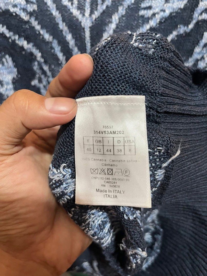 Christian Dior Knitted Cashmere (Category: Activewear) located in Manila. Submitted by bibiies2.0xghettothrift (Listing ID 1464164914, Image 3). Description: Christian Dior Knitted Cashmere W17 L25 M to l ₱700 Loc.Baclaran paranaque.