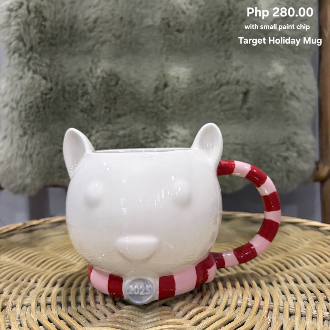 Christmas Mug (Category: Coffee & Tea Tableware) located in Pateros City. Submitted by lovealy_07 (Listing ID 1464264112, Image 1). Description: ✨ With small paint chip/imperfection paint chip are normal mostly because it’s a mall pullout Perfect for personal use or display. 💕 ✨ Still usable and functional ✨ Please check photos carefully before purchasing ✨ Sold as-is 🌸 Lalamove only 🌸 Color may vary due to Lighting 🌸 Marami po kasing nababas