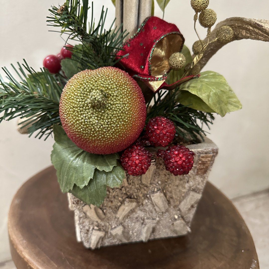 Christmas Tabletop Tree with Apples and Berries (Category: Artificial Plants & Flowers) located in Kawit. Submitted by wevibevintage (Listing ID 1464193088, Image 3). Description: 18inches.