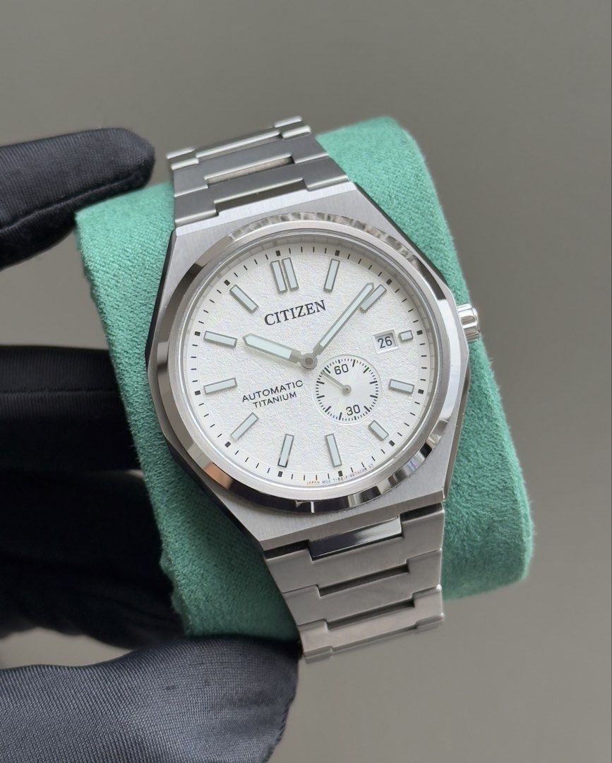 Citizen Zenshin White (Category: Men's Watches) located in Pasig City. Submitted by kjeldran00 (Listing ID 1464201824, Image 2). Description: Citizen Zenshin White Condition: 9.5/10 Inclusions: Outer Box, Watch Box, Extra Links, Manual and Warranty Card Specifications: Automatic Movement Caliber: 8213 Case Diameter: 40.5mm Bracelet: Super Titanium Case Material: Super Titanium Sapphire Crystal Water Resistance: 100m Model: NJ0180-80A -SRP is PHP 