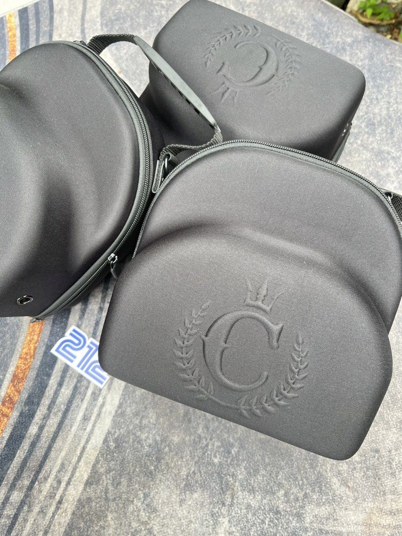 Ck cap carrier 2to3pcs kasya (Category: Belt bags, Clutches and Pouches) located in Muntinlupa City. Submitted by mioky01 (Listing ID 1464187173, Image 3). Description: Brandnew Legit / original / authentic 💯👌 On hand / ready to ship ✈️ Money back guarantee if proven fake 🙌 Fb page : 212 650 only Muntinlupa 📩🔑.