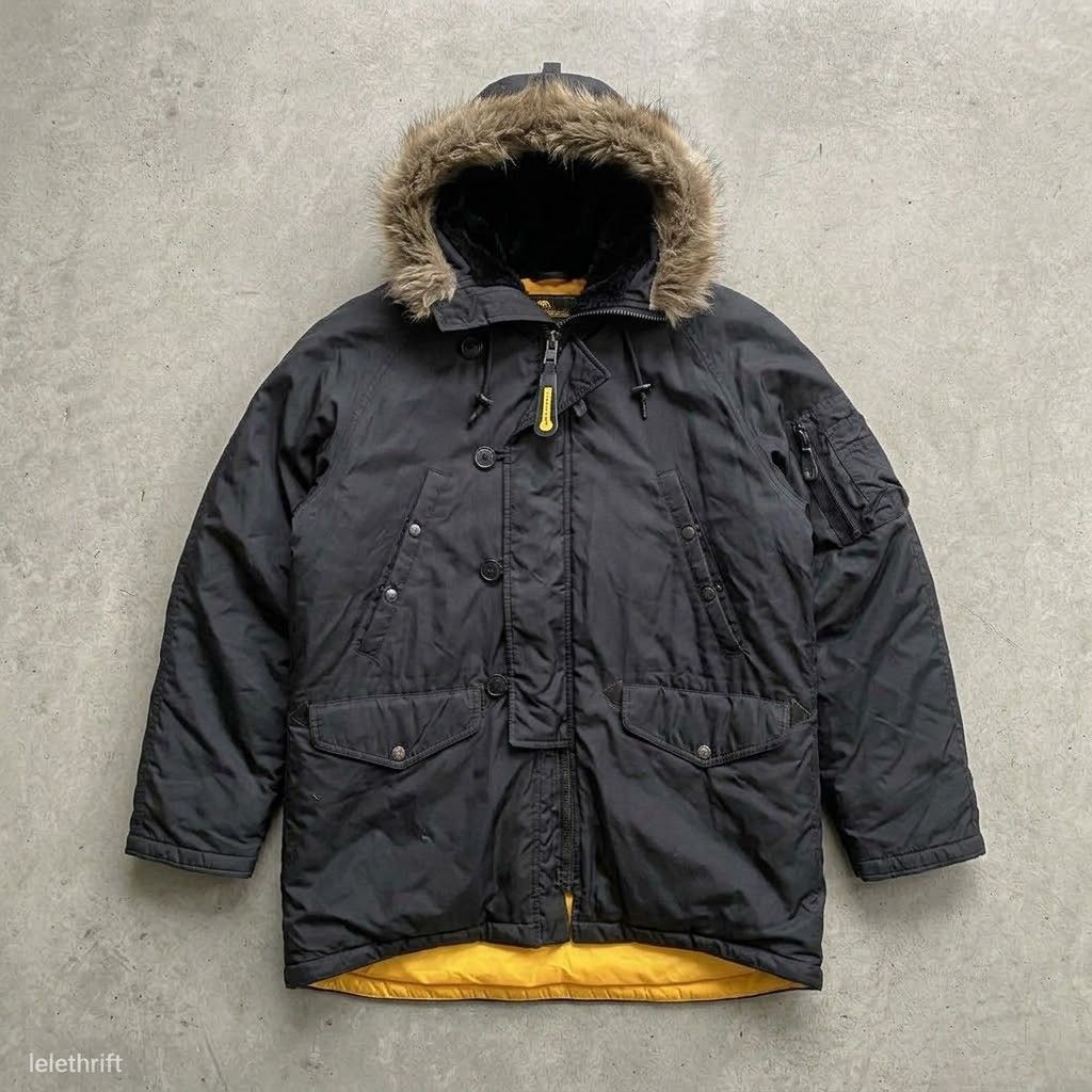 Classic black N-3b cold weather parka (Category: Coats, Jackets and Outerwear) located in Batangas. Submitted by lelethrift.com (Listing ID 1464304820, Image 1). Description: Classic black N-3b cold weather parka Size: Large No issue, excellent condition ready to use, no scratch sa surface 10/10 over all condition.