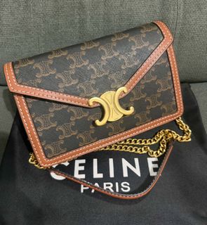 (Category: ) located in . Submitted by luxxechic (Listing ID 1464163398, Image 1). Description: .